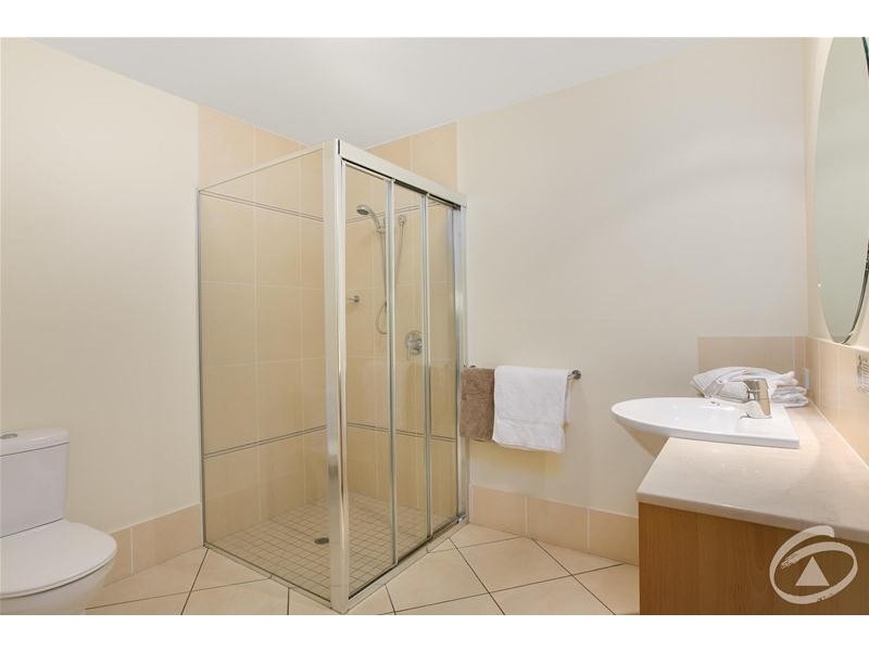 401/2-4 Lake Street, Cairns City QLD 4870