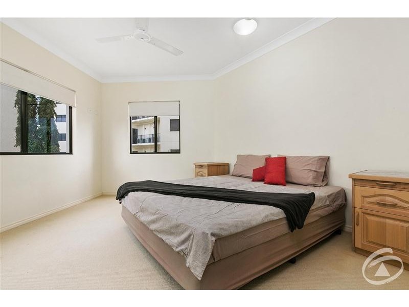 401/2-4 Lake Street, Cairns City QLD 4870