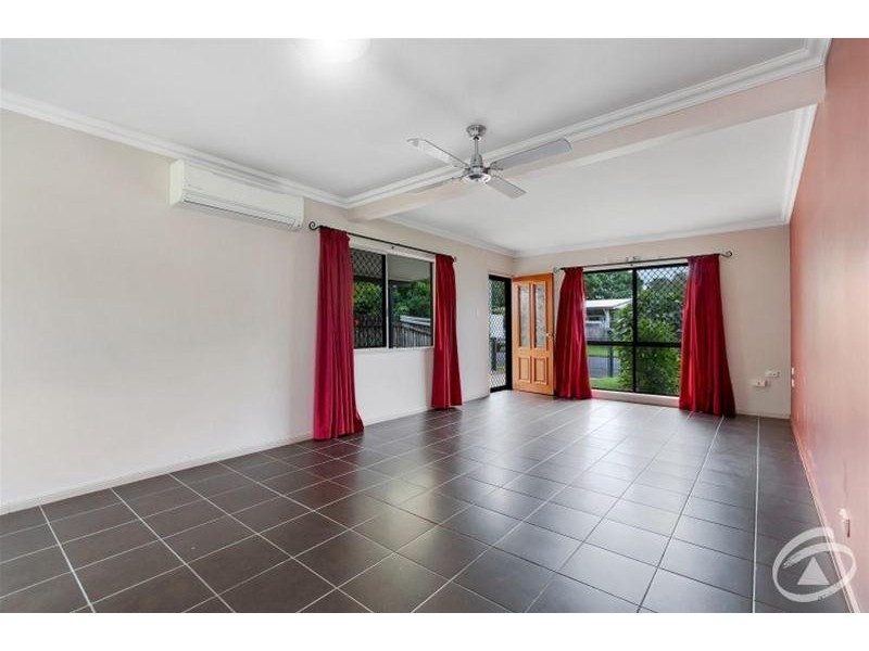 1/61 Hayward Street, Mooroobool QLD 4870