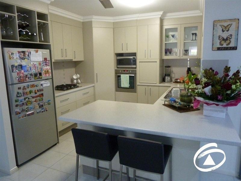 24 Rainbow Street, Kanimbla QLD 4870