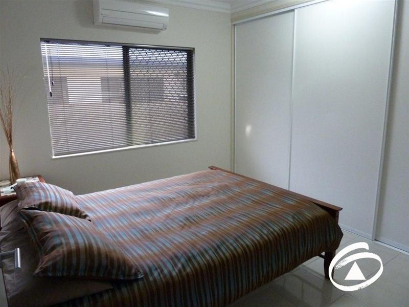 24 Rainbow Street, Kanimbla QLD 4870