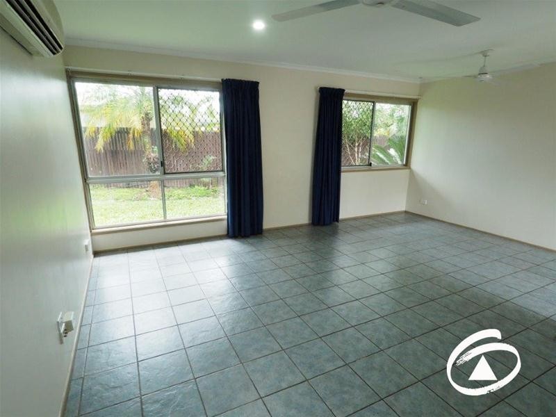 11 Rollinia Close, Manoora QLD 4870