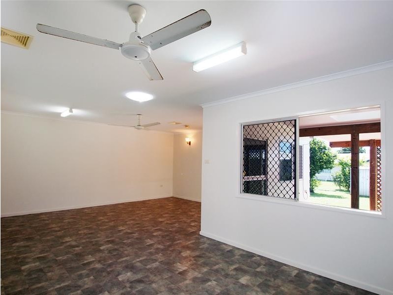 11 Maina Street, Woree QLD 4868