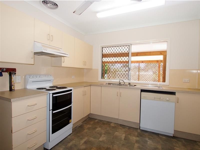 11 Maina Street, Woree QLD 4868