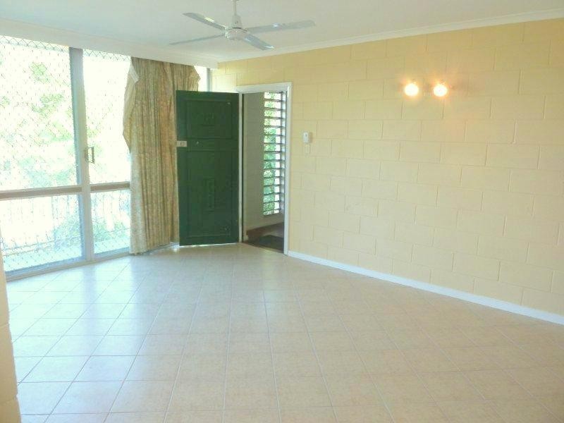 Holloways Beach QLD 4878