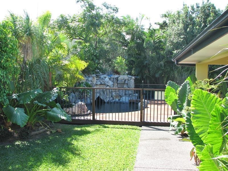 27 Lagoon Drive, Trinity Beach QLD 4879