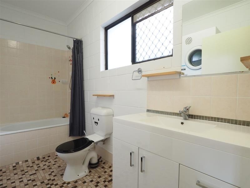 25/215 McLeod Street, Cairns North QLD 4870