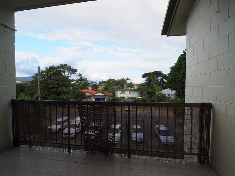 25/215 McLeod Street, Cairns North QLD 4870