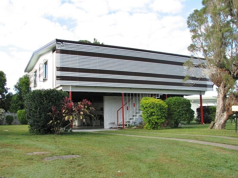 4 Elmire Close, Westcourt QLD 4870