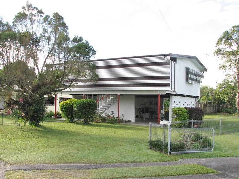 4 Elmire Close, Westcourt QLD 4870