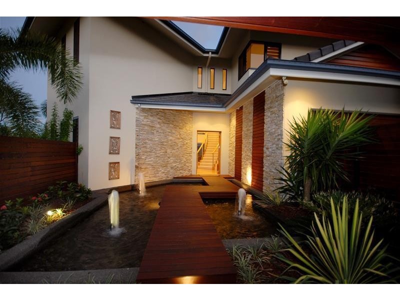 8 The Peak Road, Brinsmead QLD 4870