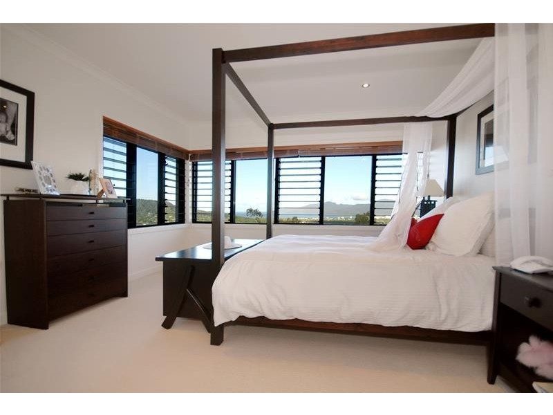 8 The Peak Road, Brinsmead QLD 4870