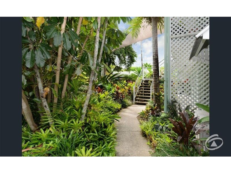 5/346-348 McCoombe  Street, Mooroobool QLD 4870