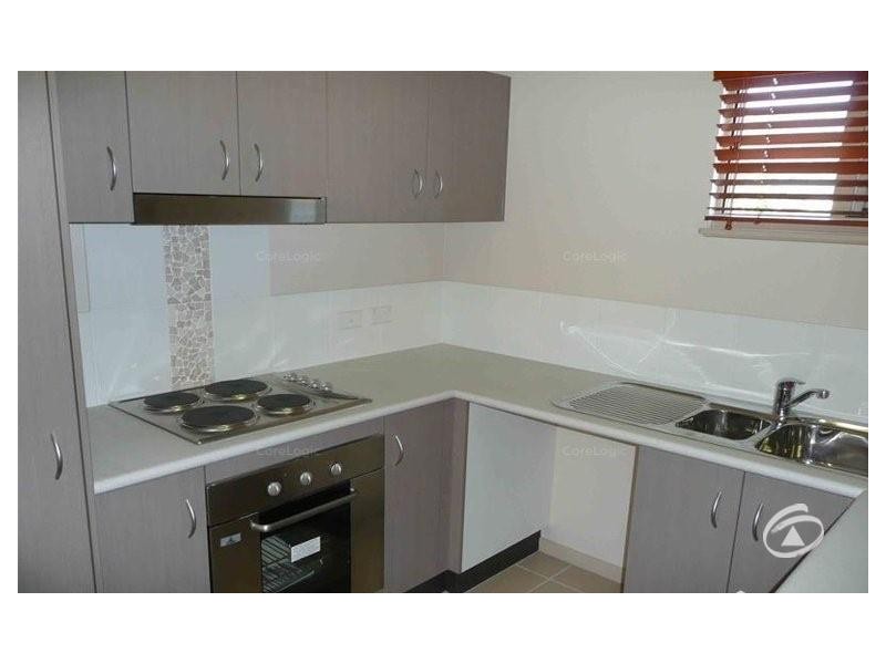 117/22-24 Ward Street, Mooroobool QLD 4870