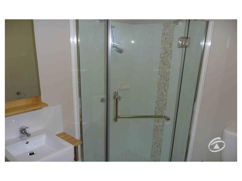 117/22-24 Ward Street, Mooroobool QLD 4870