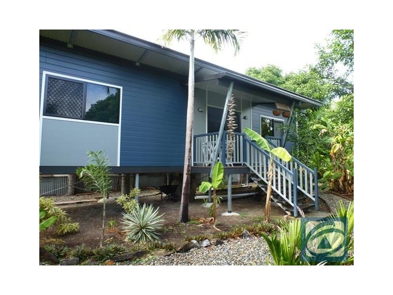 52 Waite  Street, Machans Beach QLD 4878