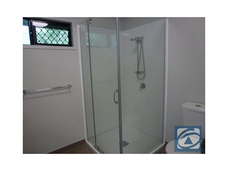 52 Waite  Street, Machans Beach QLD 4878