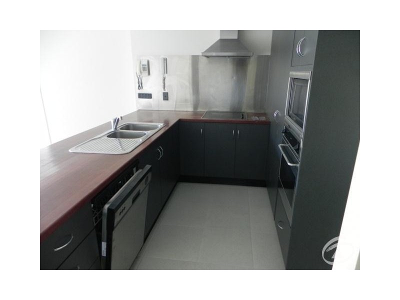 9/33 Digger Street, Cairns North QLD 4870