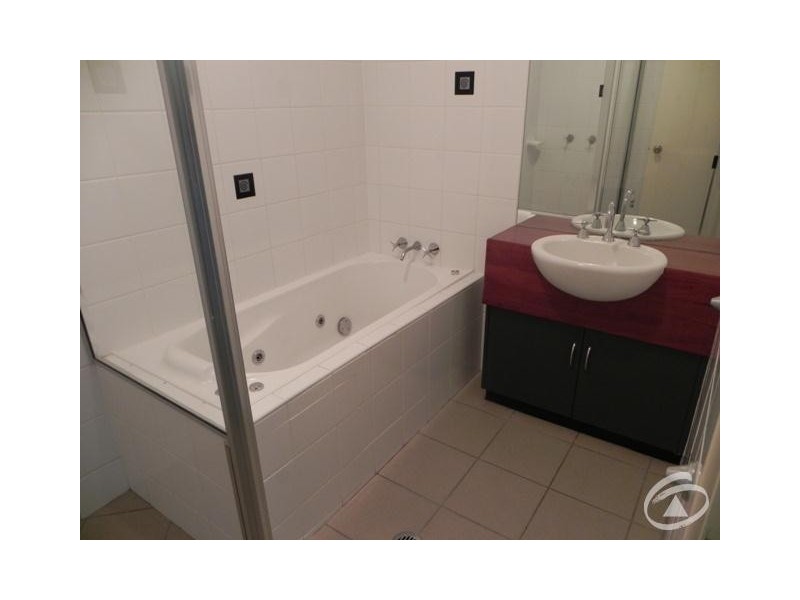 9/33 Digger Street, Cairns North QLD 4870