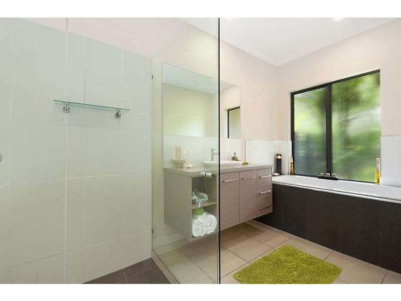 6 Port Close, Trinity Beach QLD 4879