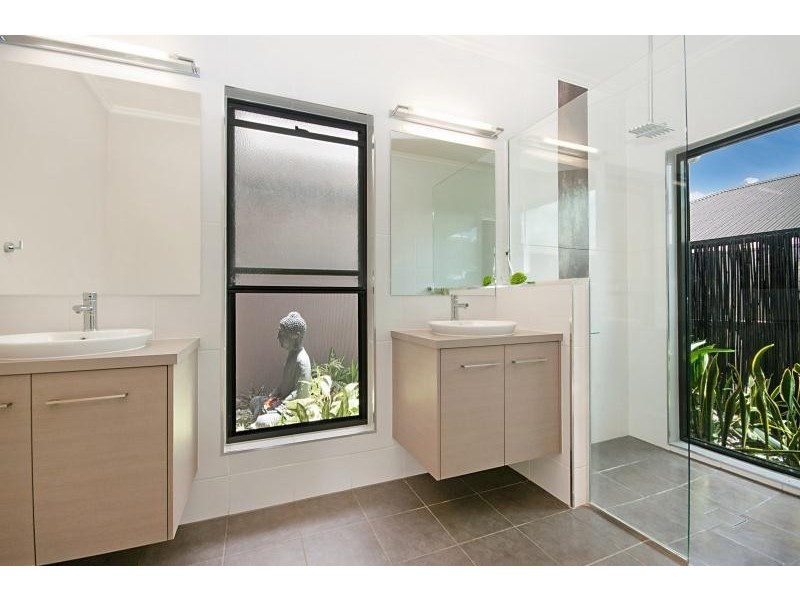 6 Port Close, Trinity Beach QLD 4879