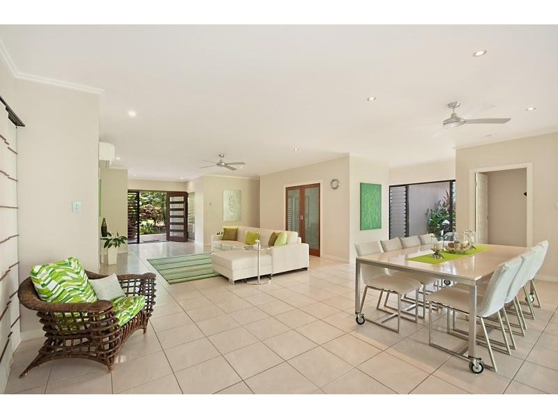 6 Port Close, Trinity Beach QLD 4879