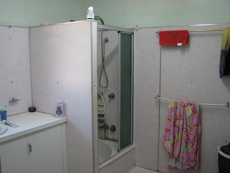 9-11 Givens Street, Westcourt QLD 4870