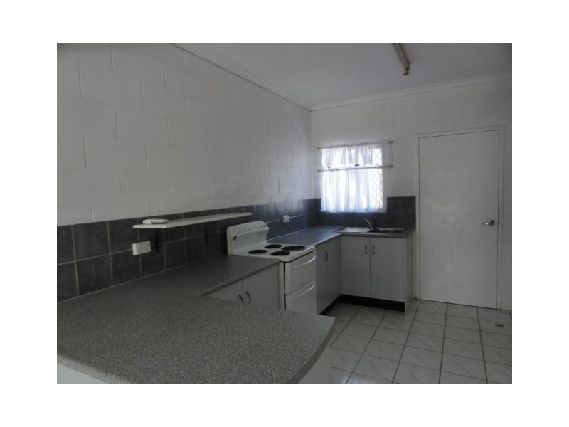 1/16 Allan Street, Bungalow QLD 4870