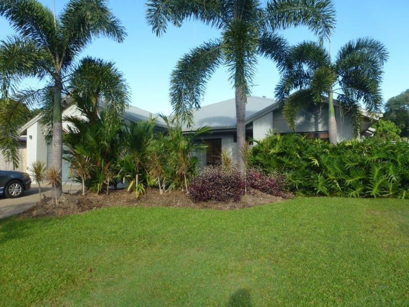 9 Petrie Close, Kewarra Beach QLD 4879