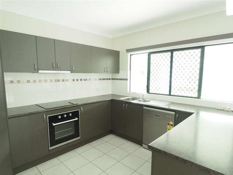 9 Petrie Close, Kewarra Beach QLD 4879