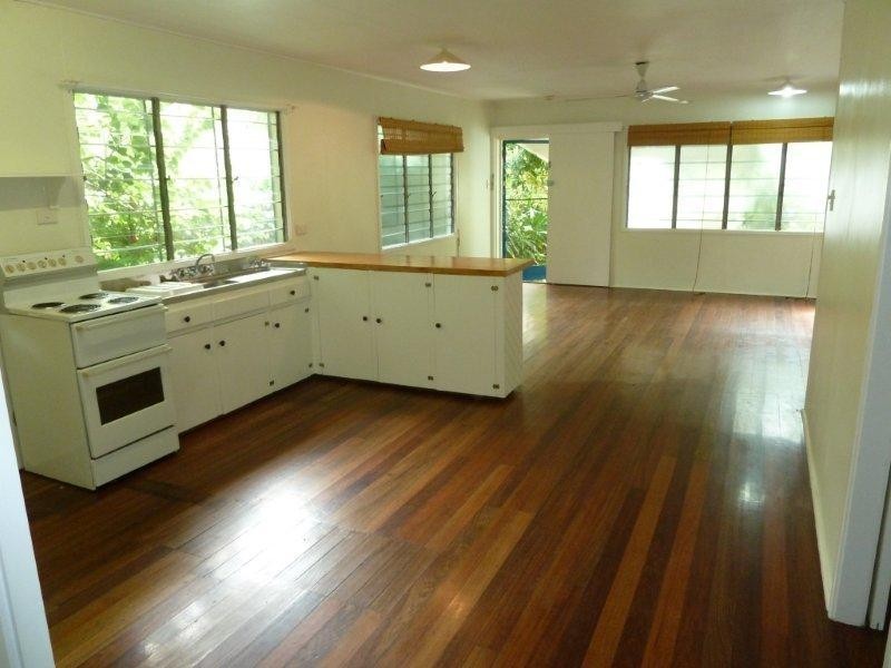 4/81 Digger Street, Cairns North QLD 4870