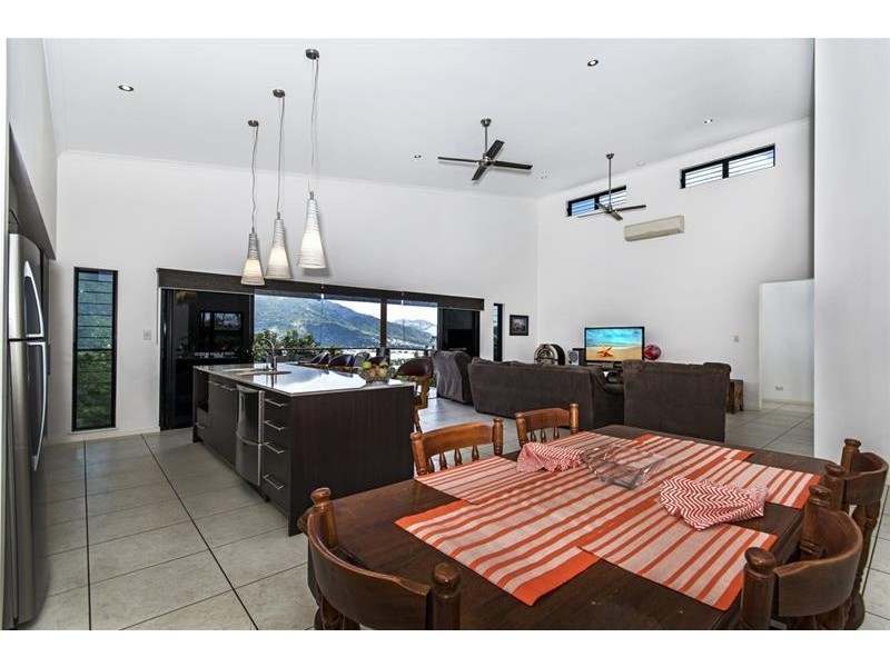 19 The Peak Road, Brinsmead QLD 4870