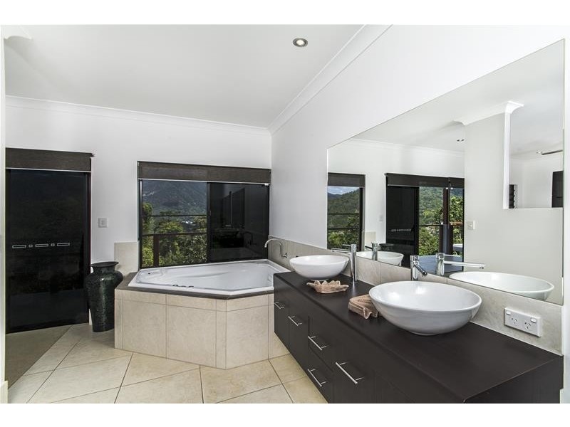 19 The Peak Road, Brinsmead QLD 4870