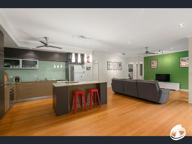 3 Ellie Banning Close, Redlynch QLD 4870