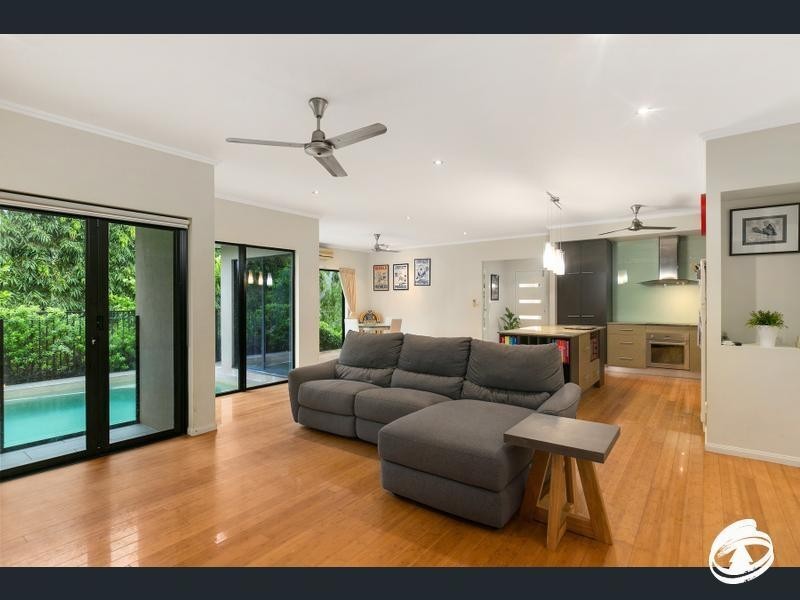 3 Ellie Banning Close, Redlynch QLD 4870