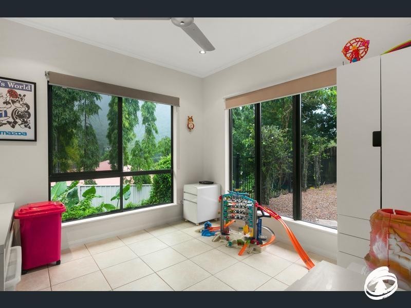 3 Ellie Banning Close, Redlynch QLD 4870