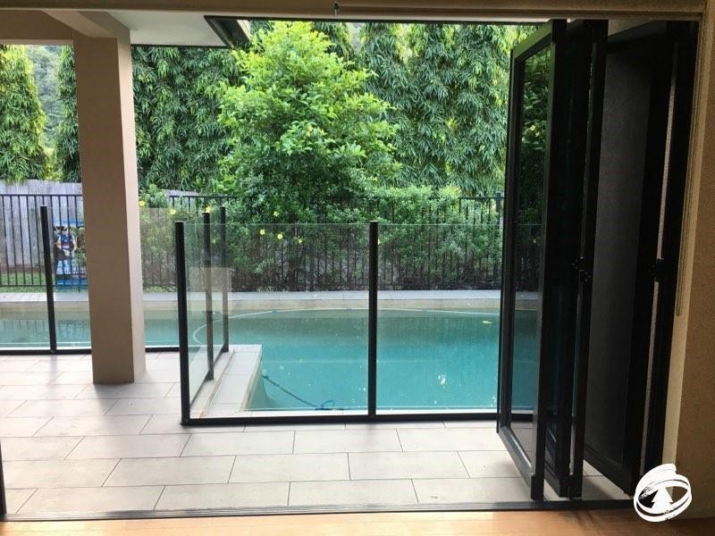 3 Ellie Banning Close, Redlynch QLD 4870