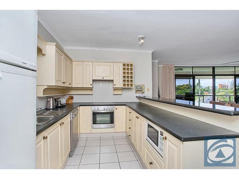 9/281 The Esplanade, Cairns North QLD 4870