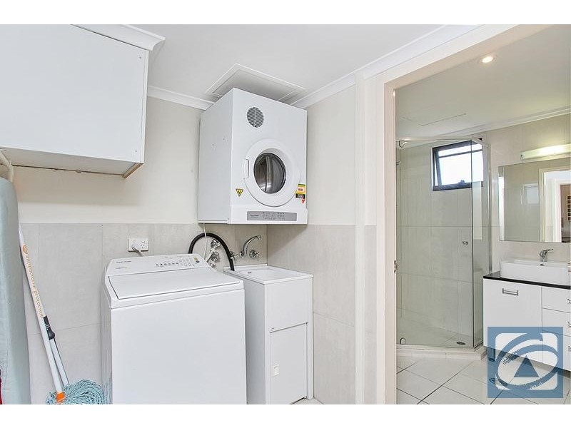 9/281 The Esplanade, Cairns North QLD 4870