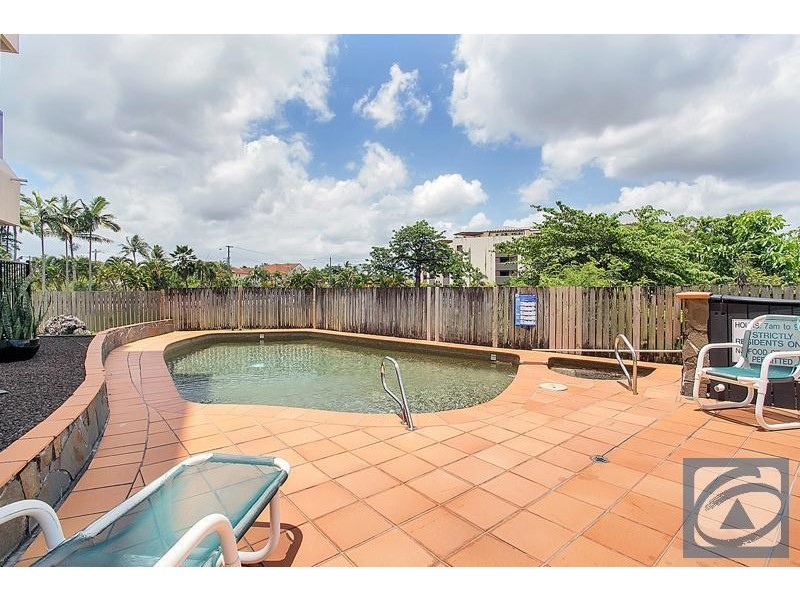 9/281 The Esplanade, Cairns North QLD 4870