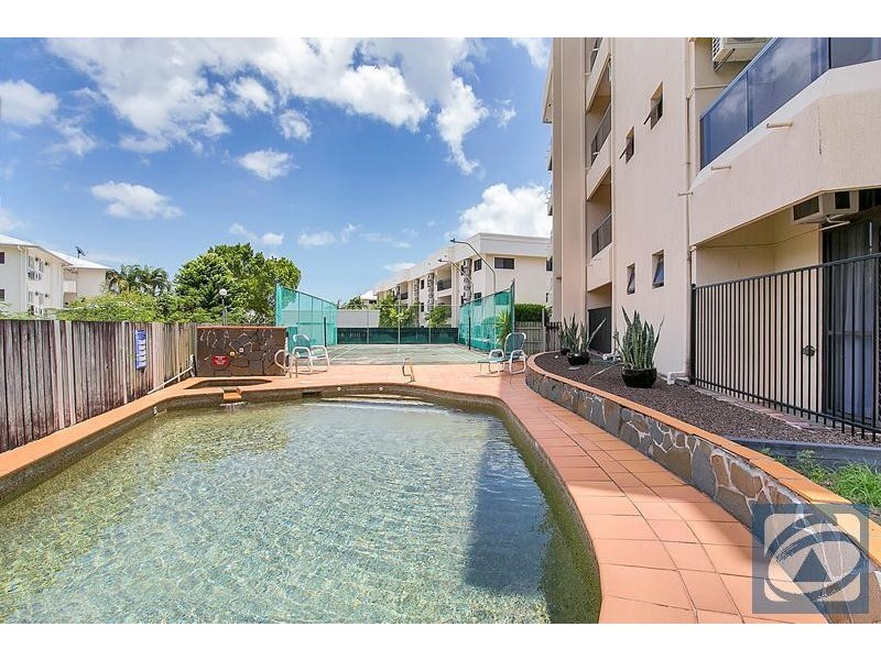 9/281 The Esplanade, Cairns North QLD 4870