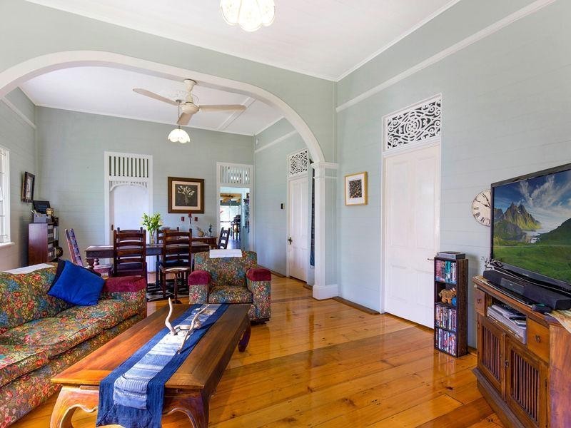 53 Moody  Street, Mooroobool QLD 4870