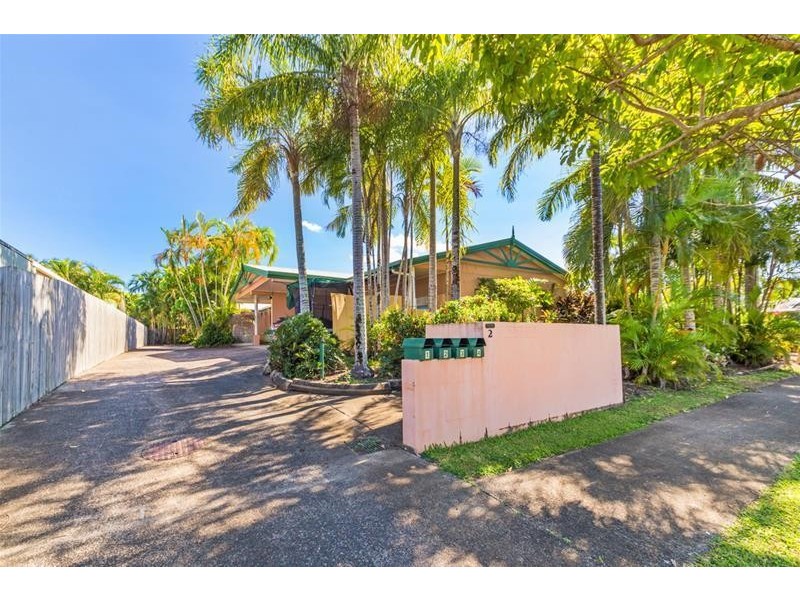 4/2 Ingham Court, Mooroobool QLD 4870