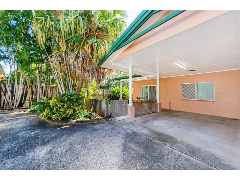 4/2 Ingham Court, Mooroobool QLD 4870