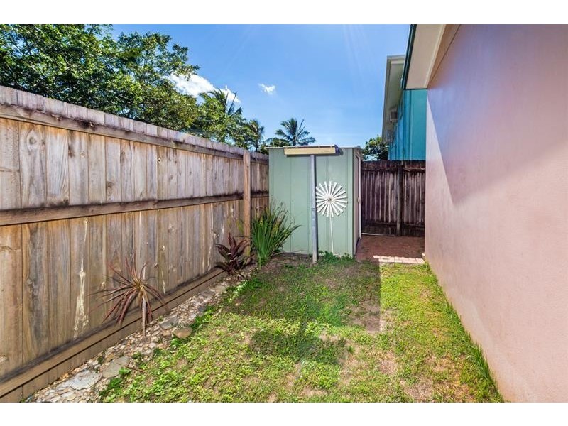 4/2 Ingham Court, Mooroobool QLD 4870