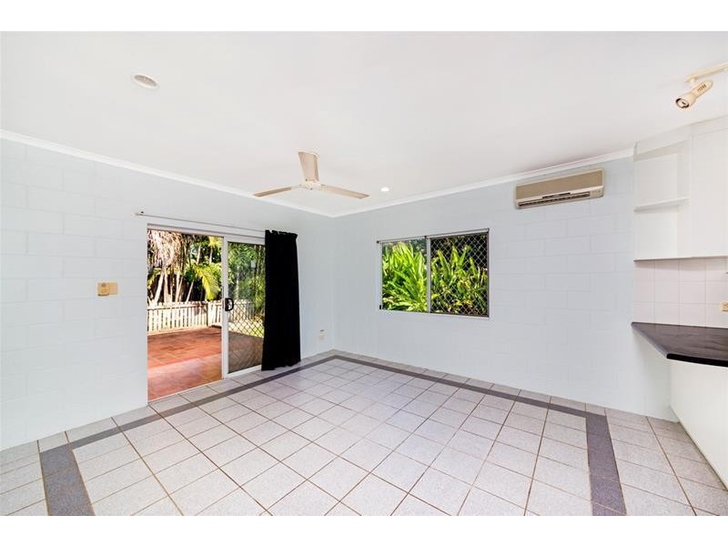 4/2 Ingham Court, Mooroobool QLD 4870