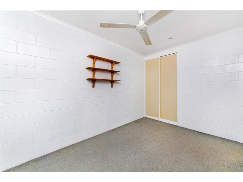 4/2 Ingham Court, Mooroobool QLD 4870