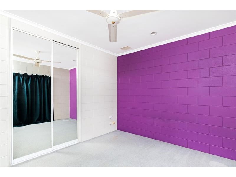 4/2 Ingham Court, Mooroobool QLD 4870