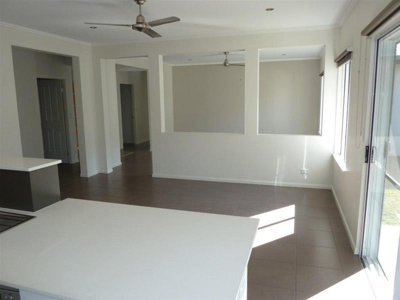 19 Ash wood  Circuit, Smithfield QLD 4878