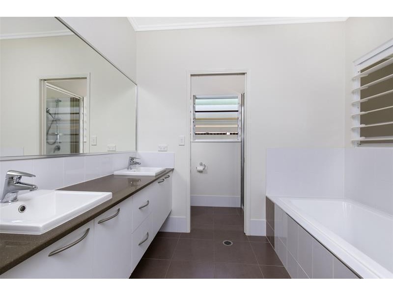 19 Ash wood  Circuit, Smithfield QLD 4878